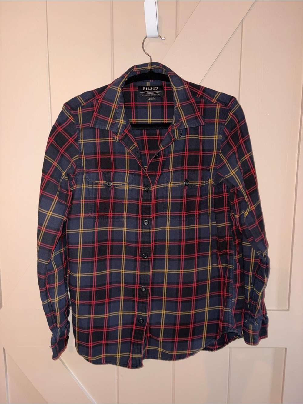 Filson men’s plaid flannel 100% cotton size small red & navy